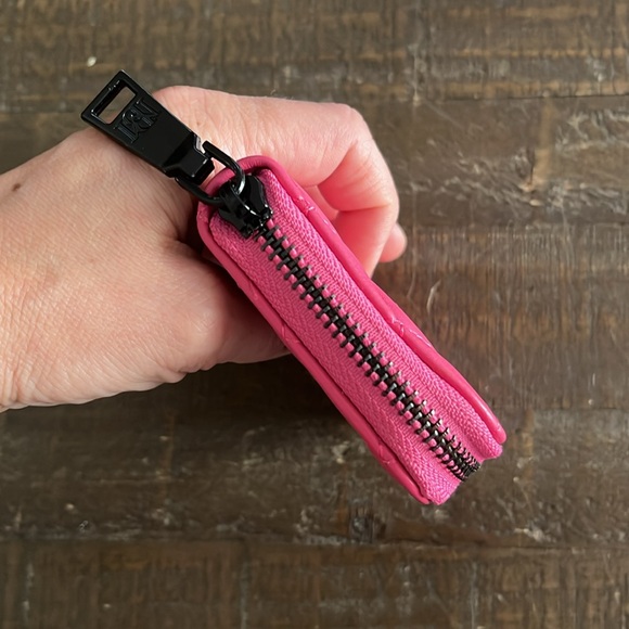 Badgley Mischka zip around wallet - Picture 5 of 11